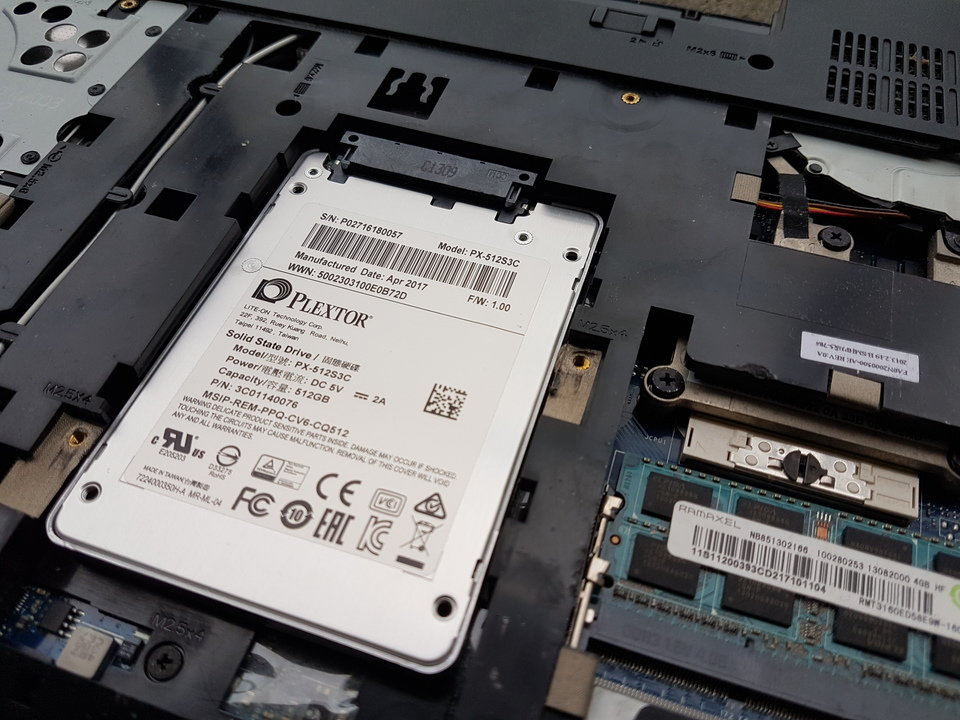 Dysk SSD Plextor S3C zainstalowany w slocie SATA III zamiast dysku HDD