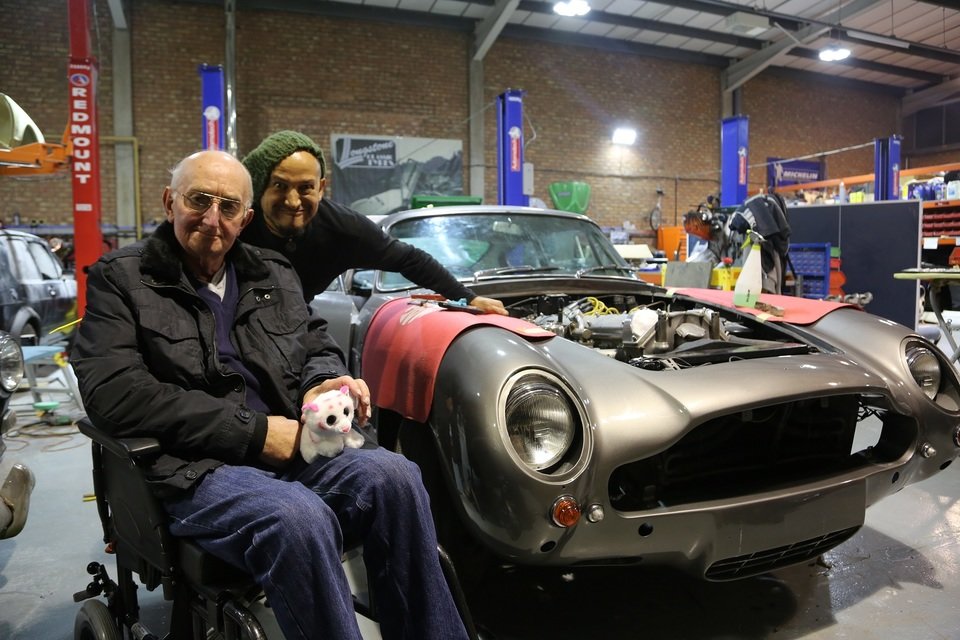AstonMartin_CarSOS5_009.jpg
