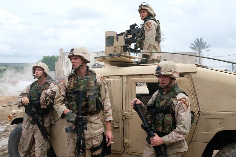 male__Ep1_TheLongRoadHome_09.jpg