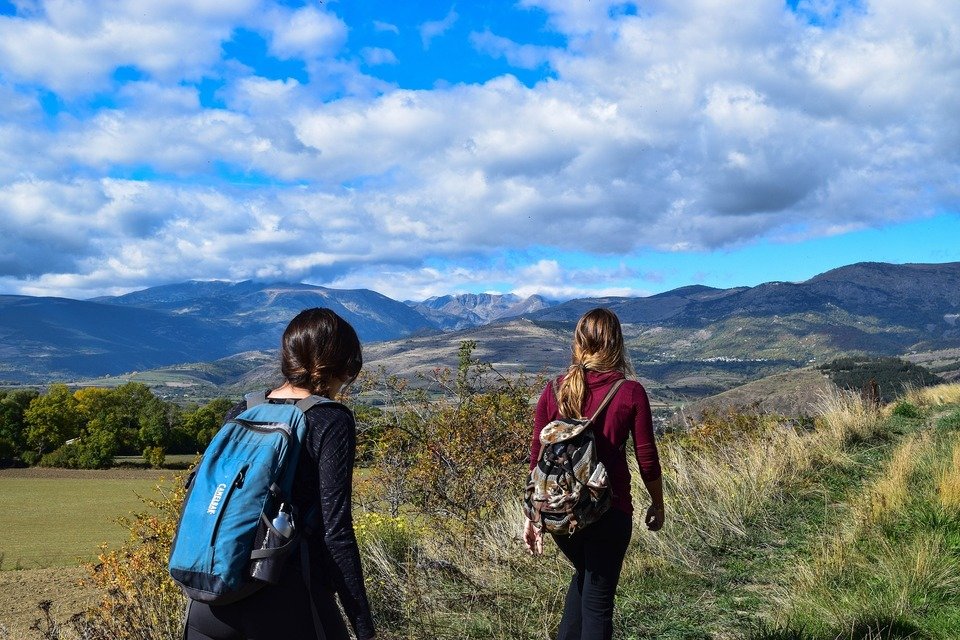 hiking-1811970_1920.jpg