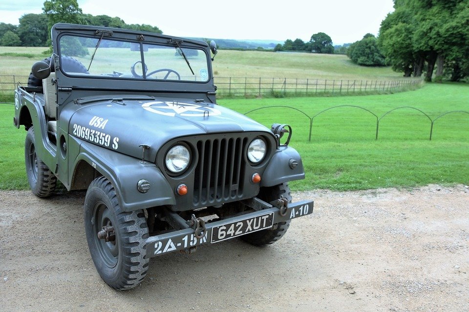 willys-jeep-1582193_1920.jpg