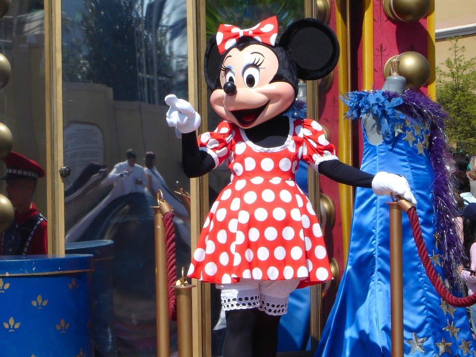 disneyland-1786149_1920.jpg