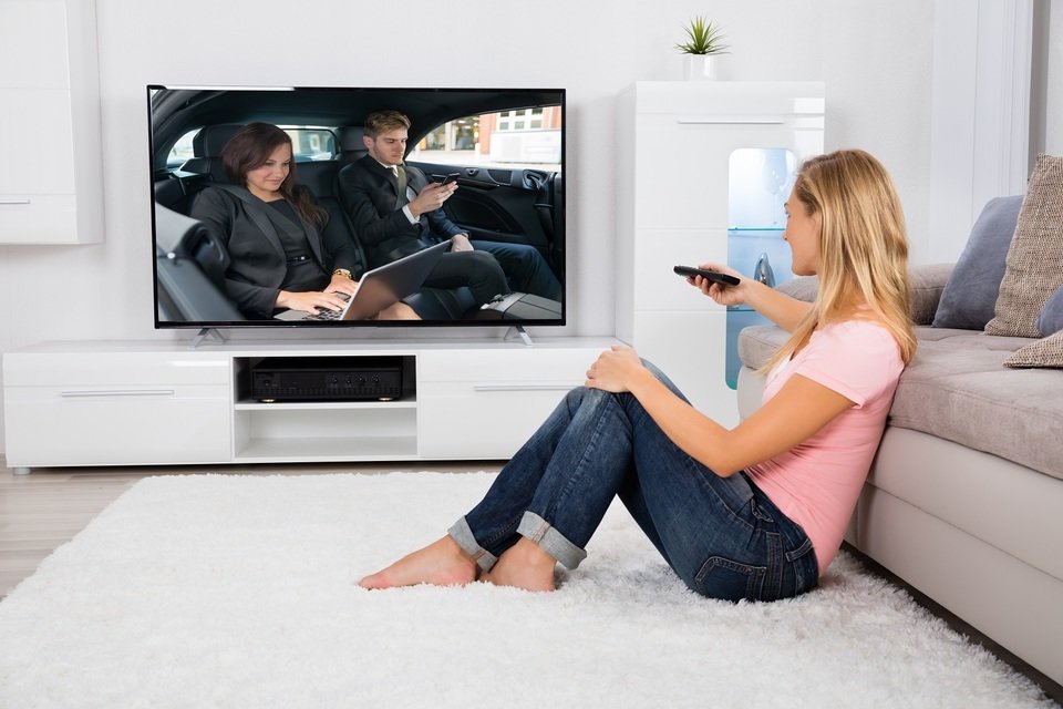 Jak zmienia się rynek TV Polacy powoli przechodzą na 4K_ilu.jpg