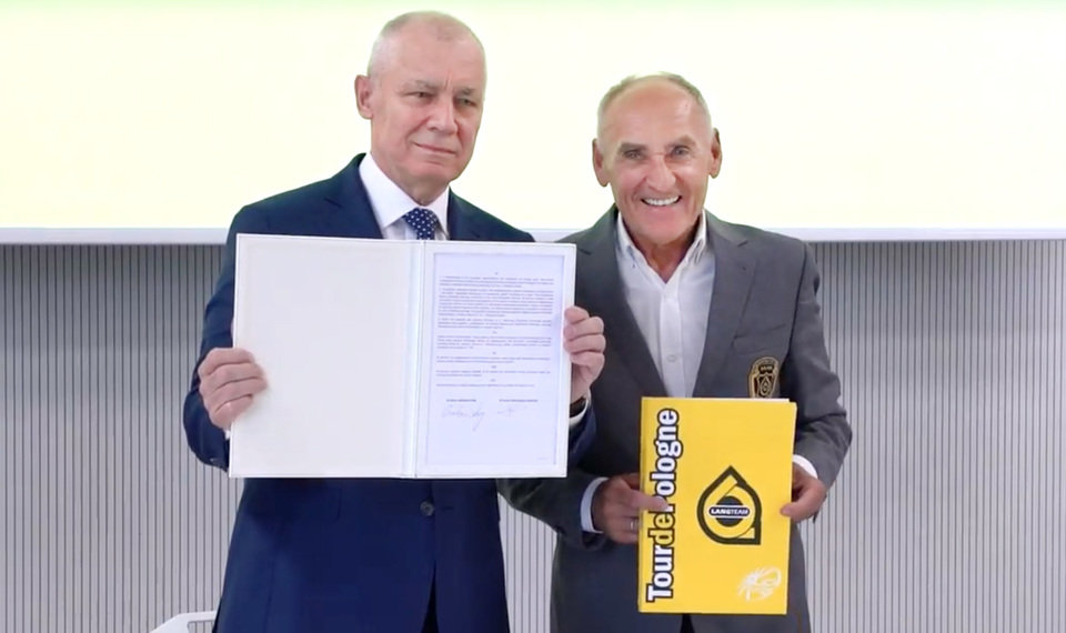Na zdjęciu: Stanisław Jedliński, twórca Olimp Laboratories oraz Czesław Lang, kolarz