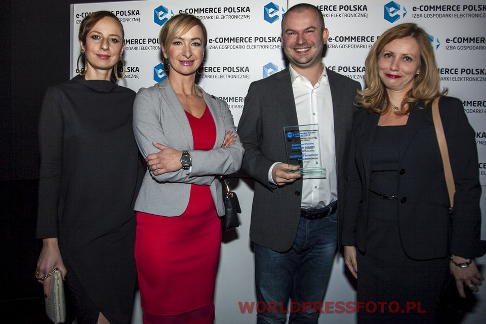 Na zdjęciu od lewej: Katarzyna Czuchaj-Łagód, Mobile Institute; Patrycja Sass-Staniszewska, prezes Izby Gospodarki Elektronicznej, Przemysław Budkowski, prezes Allegro; Dorota Bachman, Ravelo Sp. z o.o./PWNPlatformy e-commerce