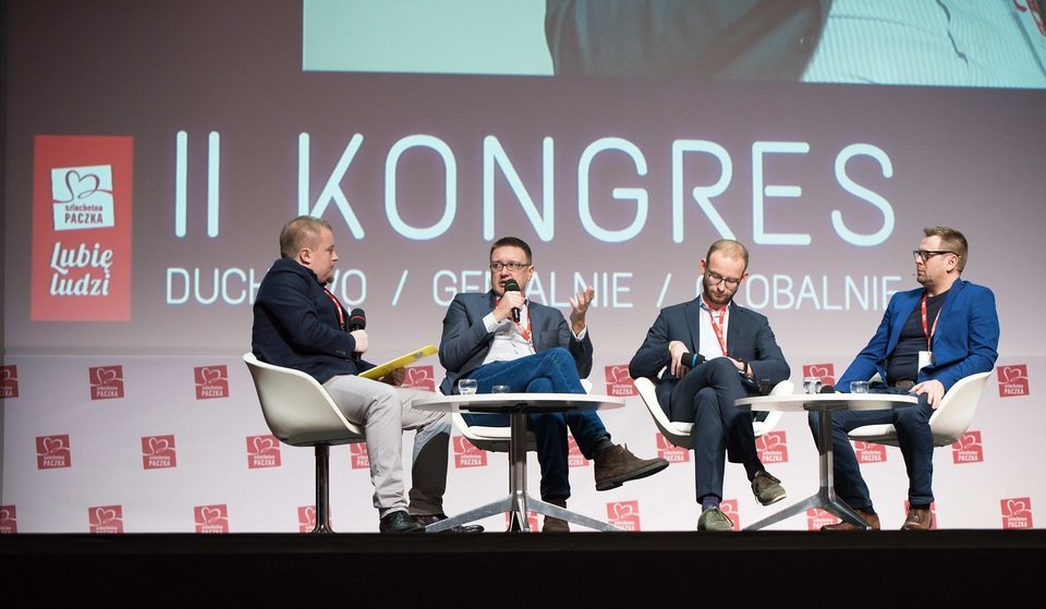 Na zdjęciu od lewej: Piotr Bułakowski, RMF FM; Jakub Turowski, Head of Public Policy, Facebook, Poland & Baltics; Piotr Marczuk, dyrektor polityki korporacyjnej, Microsoft Polska; Krzysztof Śpiewek, menedżer ds. CSR, Allegro podczas panelu dyskusyjnego o nowych technologiach.