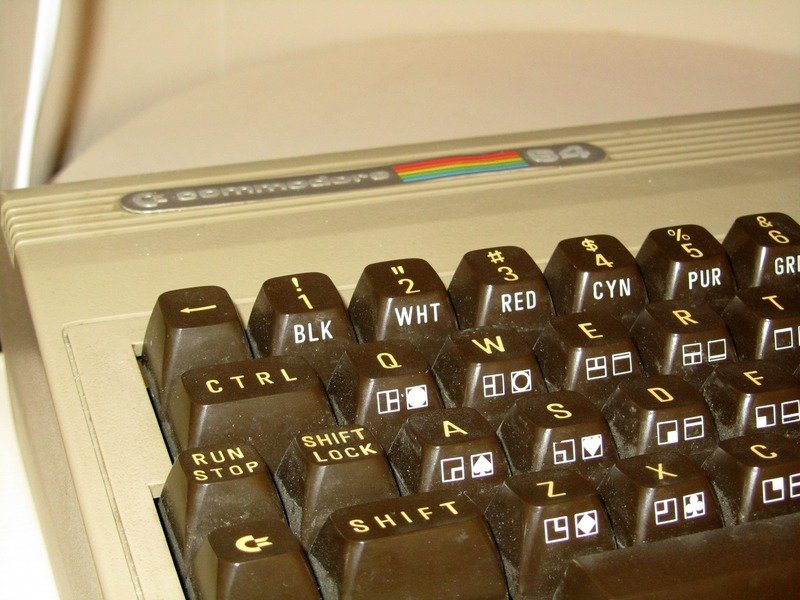 commodore-528139_1920.jpg