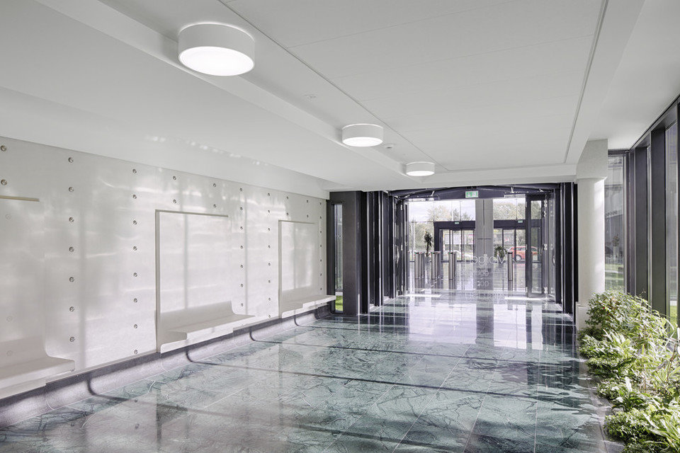 Siedziba ORANGE, Warszawa, Polska, 26.000 m2. Zastosowany produkt: ROCKFON® Tropic, E15-krawedz, 675 x 675, white, Ultraline