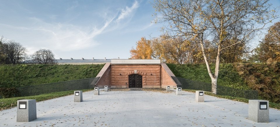 Muzeum Katyńskie w Warszawie.jpg