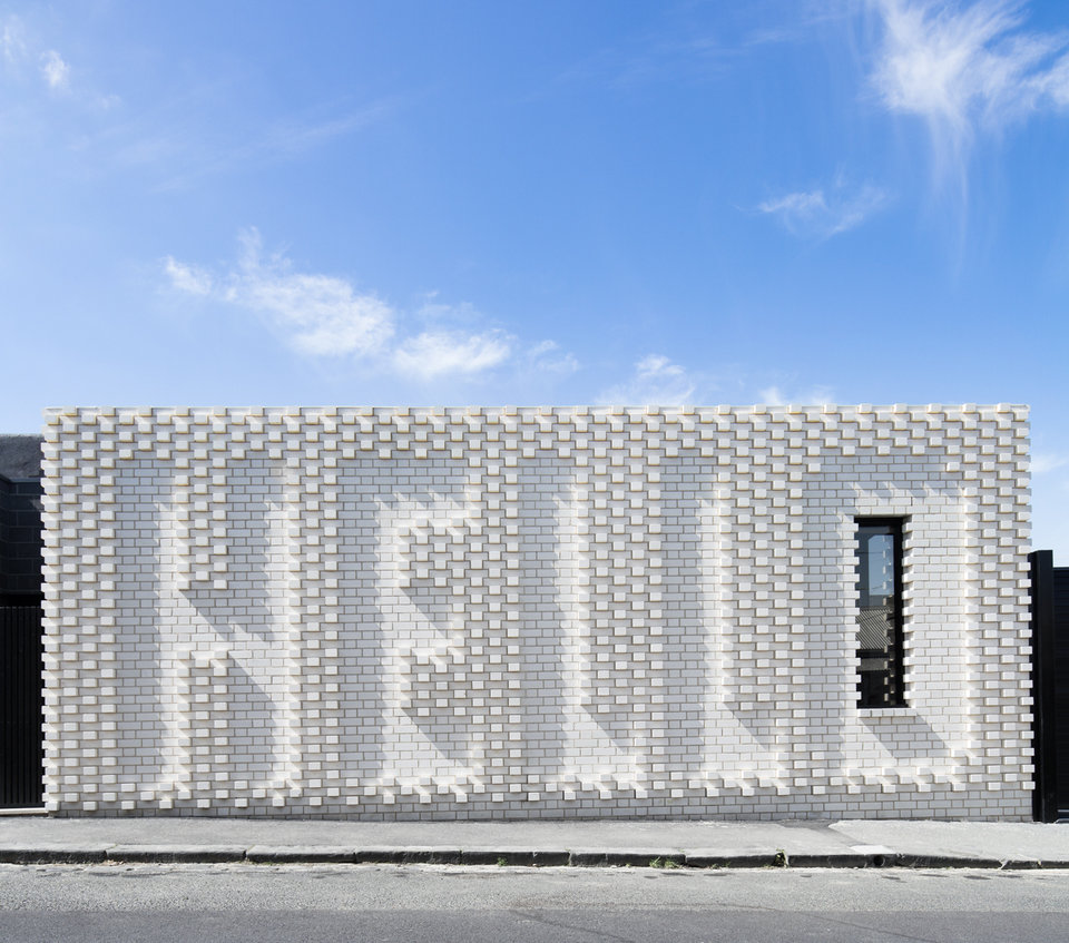Architektura i wnętrza: OOF! architecture<br>Współpraca artystyczna: Rose Nolan<br>Fotograf: Nic Granleese