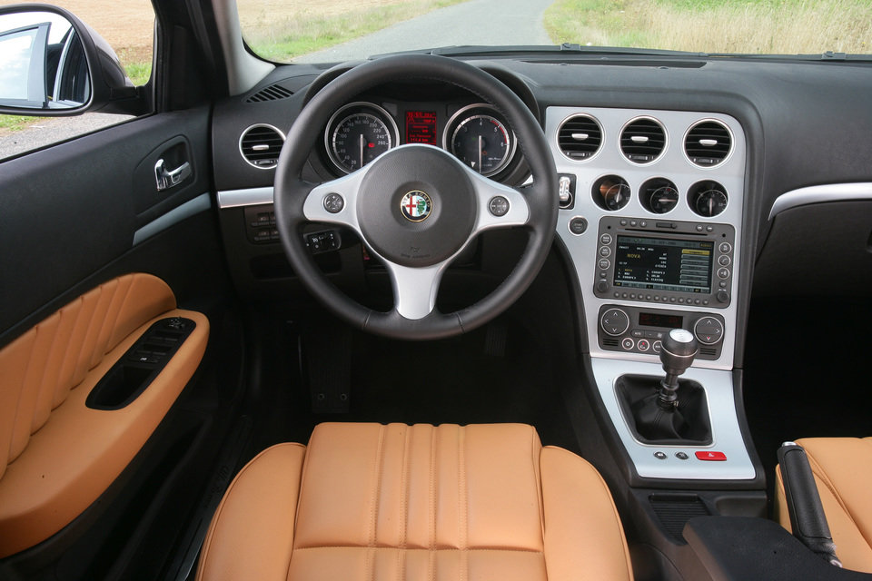 Alfa Romeo 159_04.jpg