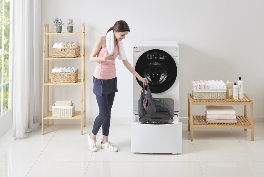 (Global) TWINWash_24 inch_0000_Lifestyle Image(1)_lifestyle_1560.jpg