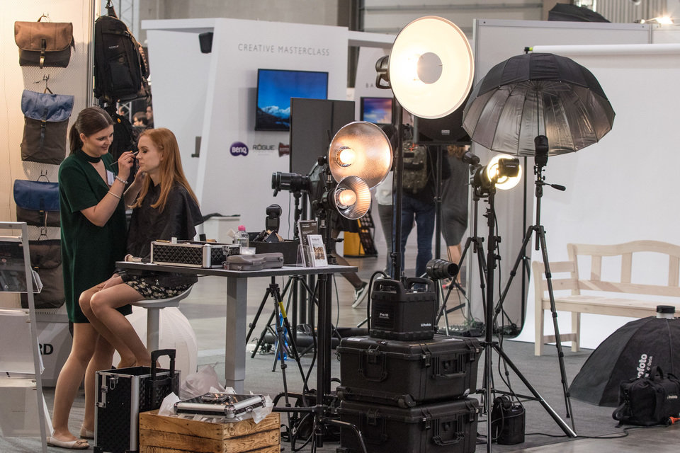 FILM VIDEO FOTO PROFOTO_2018_03.jpg