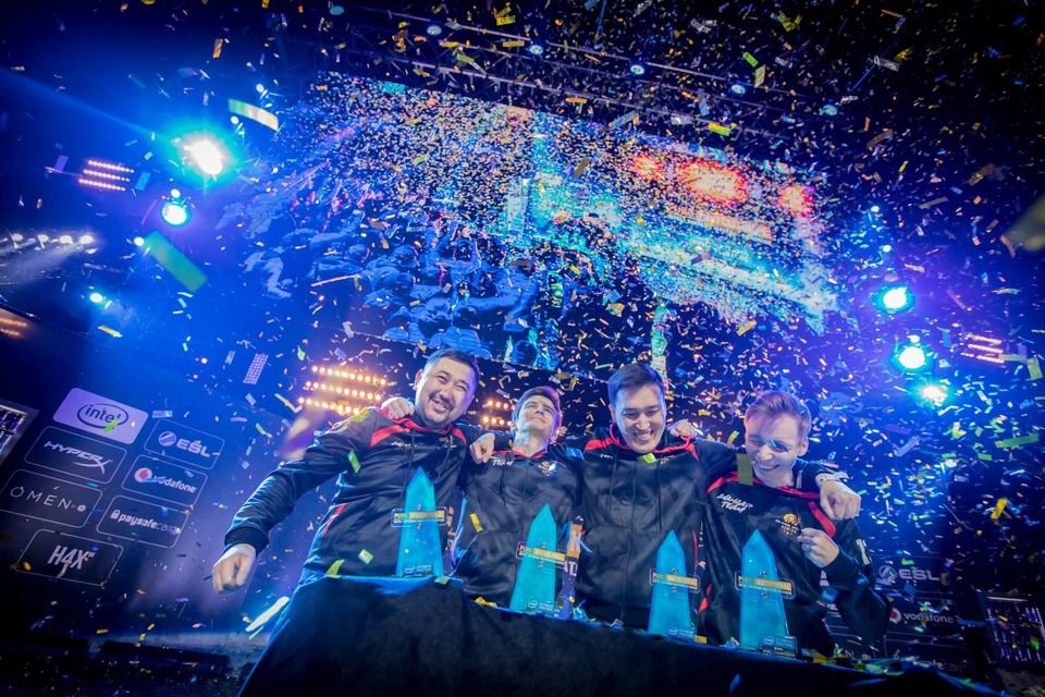 CREDITS: ESL | Stephanie-Lindgren