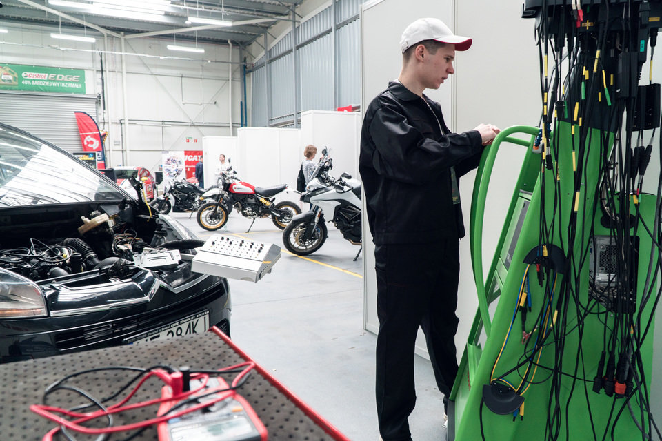 I Międzynarodowy Finał Konkursu Young Car Mechanic  (18).jpg